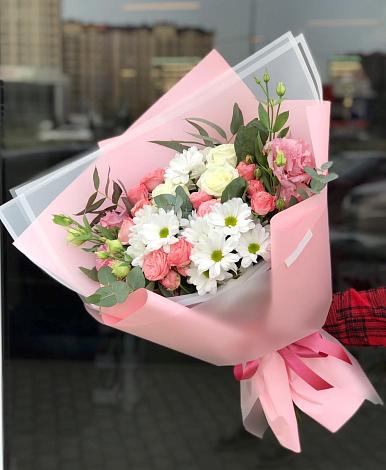 Букет цветов из: Розы, Лизиантусы и Хризантемы в Переправной